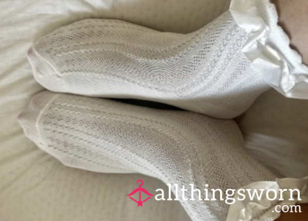 White Frilly School Girl Cotton Socks