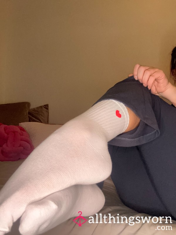 White Full Crew Sock With Single Red Heart - Ready To Wear
