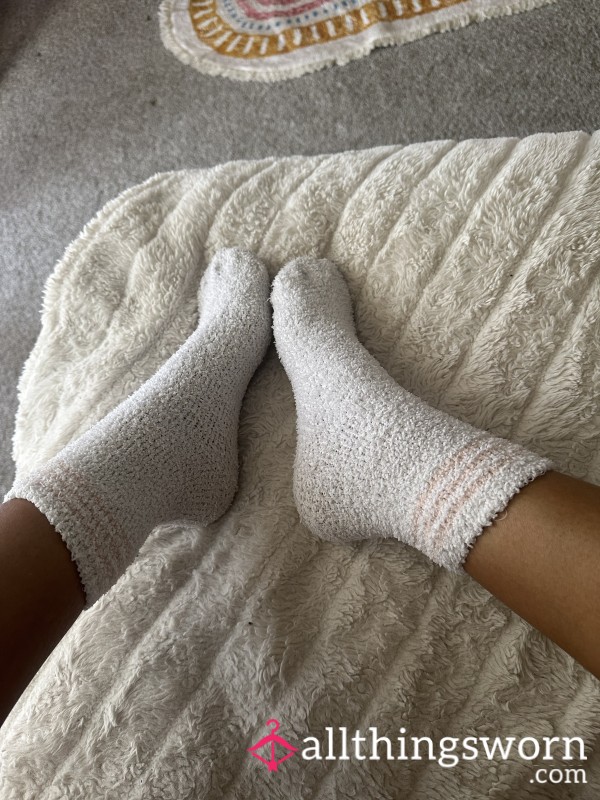 🤍 White Fuzzy Dirty Tube Socks 🤍