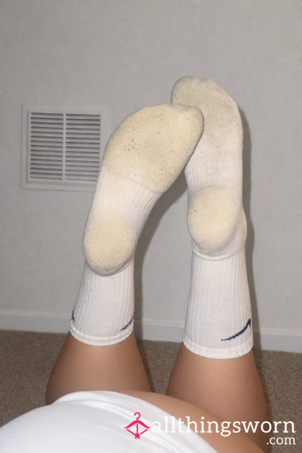 White Gym Socks Worn For 2 Sessions 🏋🏽‍♀️
