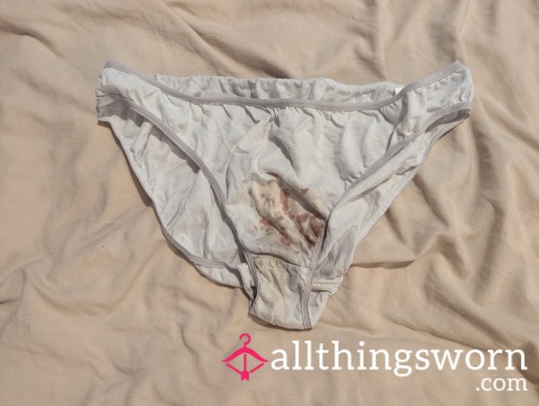 White Knickers – Red Days Ritual (Day 1) | Visible Markings