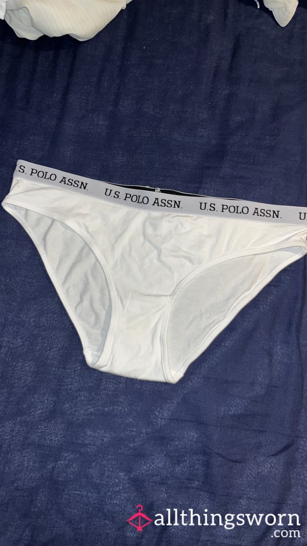WHITE KNICKERS- SIZE L- 24 HOUR WEAR UNLESS TOLD OTHERWISE