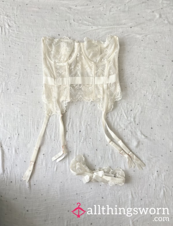 White Lace Corset & Garter – Worn Just For You 🤍