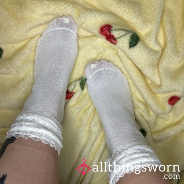 🧦 White Lace Frill Crew Socks - 24hrs Wear Included 🤍