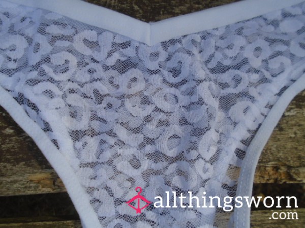 🫥💕White Lace Thong💕