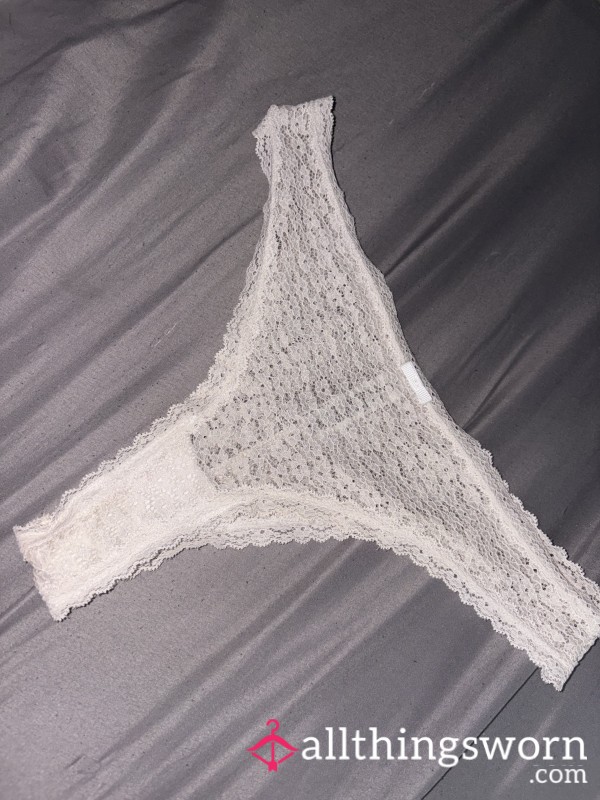 WHITE LACE THONG