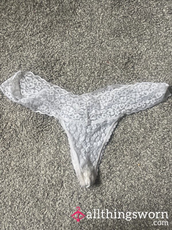 White Lace Thong (Heart Detail) / 1-4 Day Wear