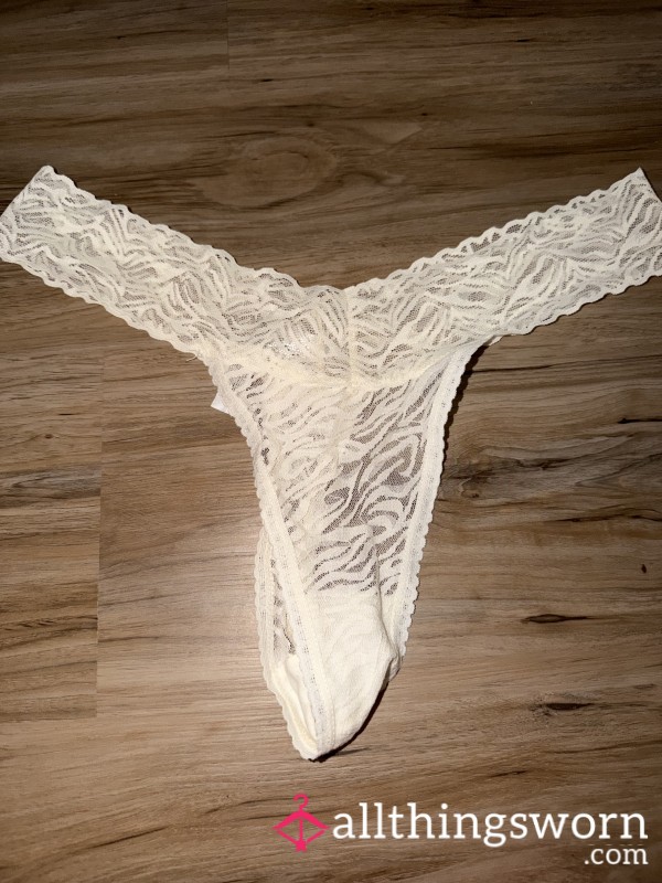 🤍 White Lace Thongs 🤍