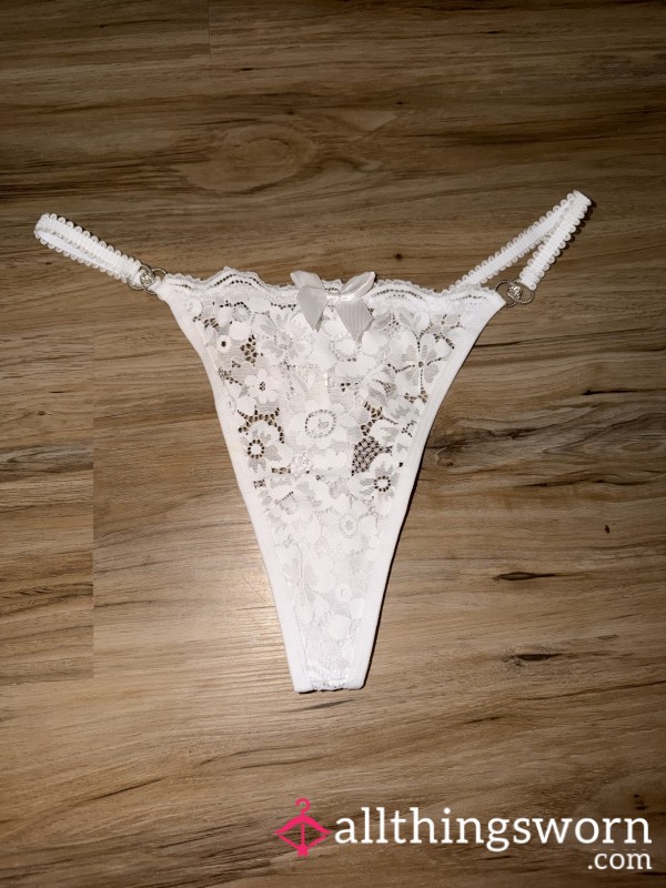 🤍💎 White Lace Thongs 💎🤍
