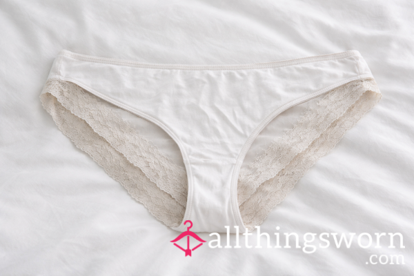 White Lace-Trimmed Panties – Worn By A Curvy Blonde 🤍