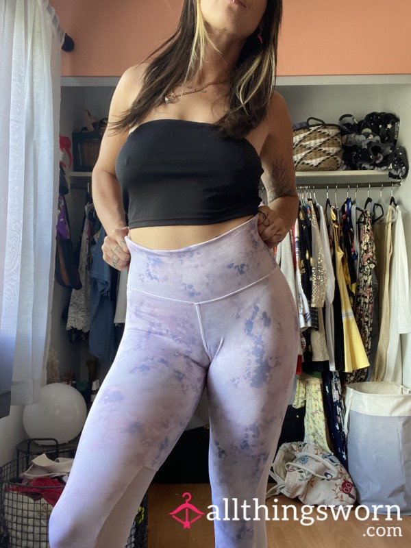 WHITE LEGGINGS