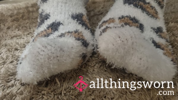 White Leopard Print Fluffy Socks
