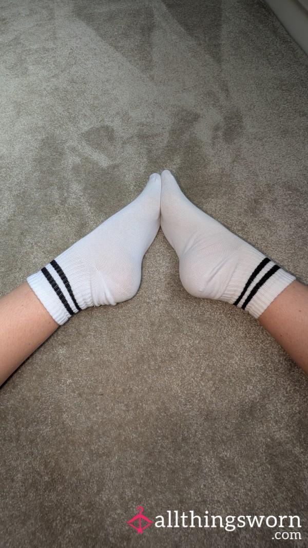 White Mid Socks 🧦