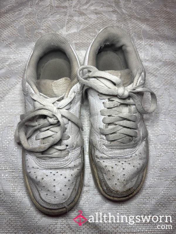 White Nike Air Force’s