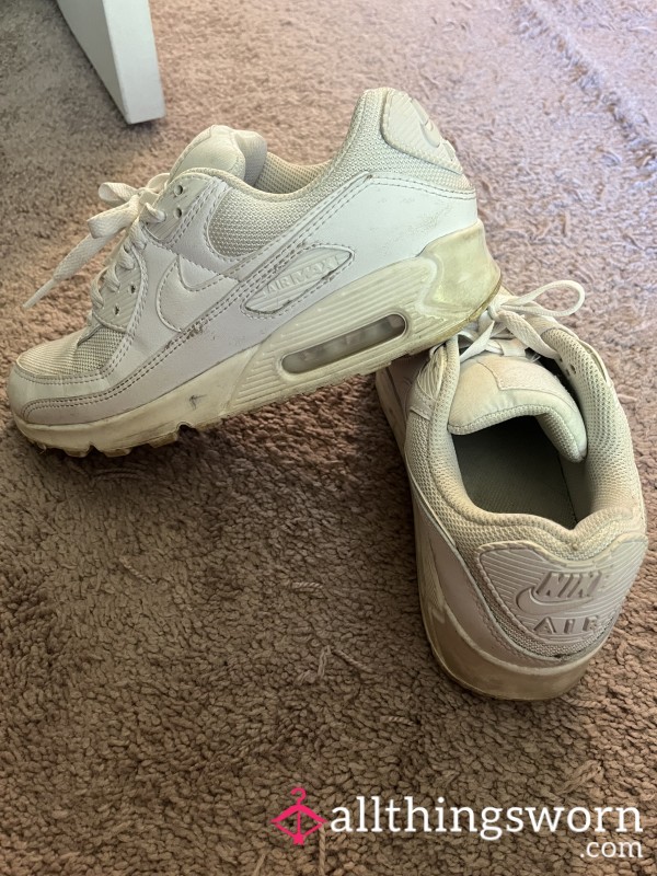 White Nike Air Max