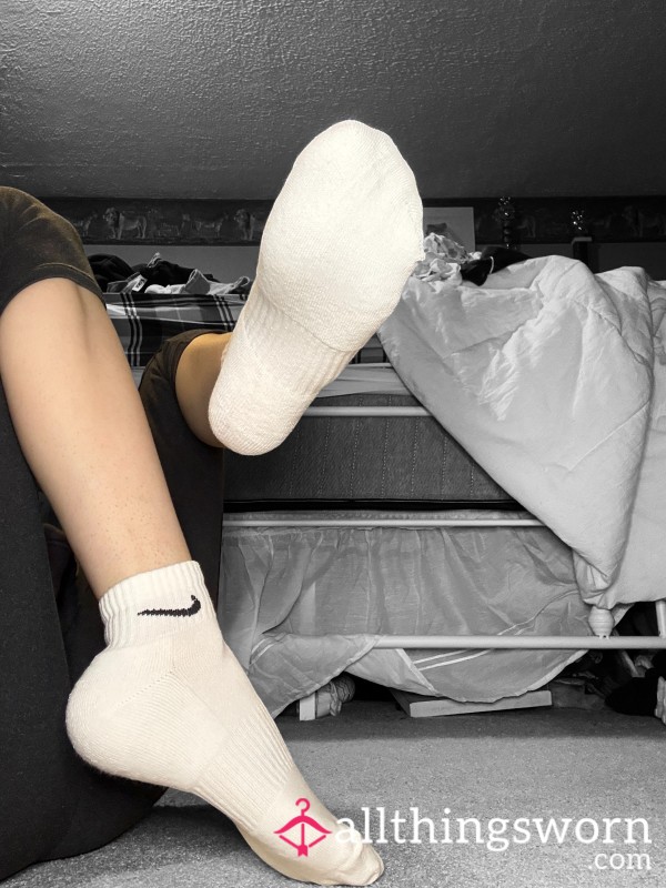 White Nike Ankle Socks
