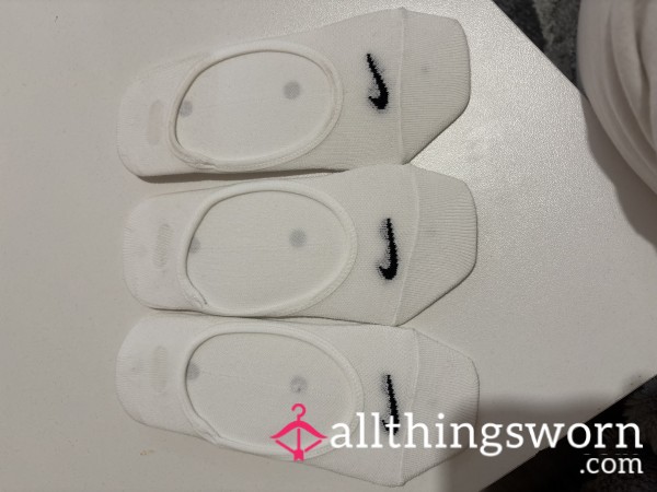 White Nike No Show Socks 🧦