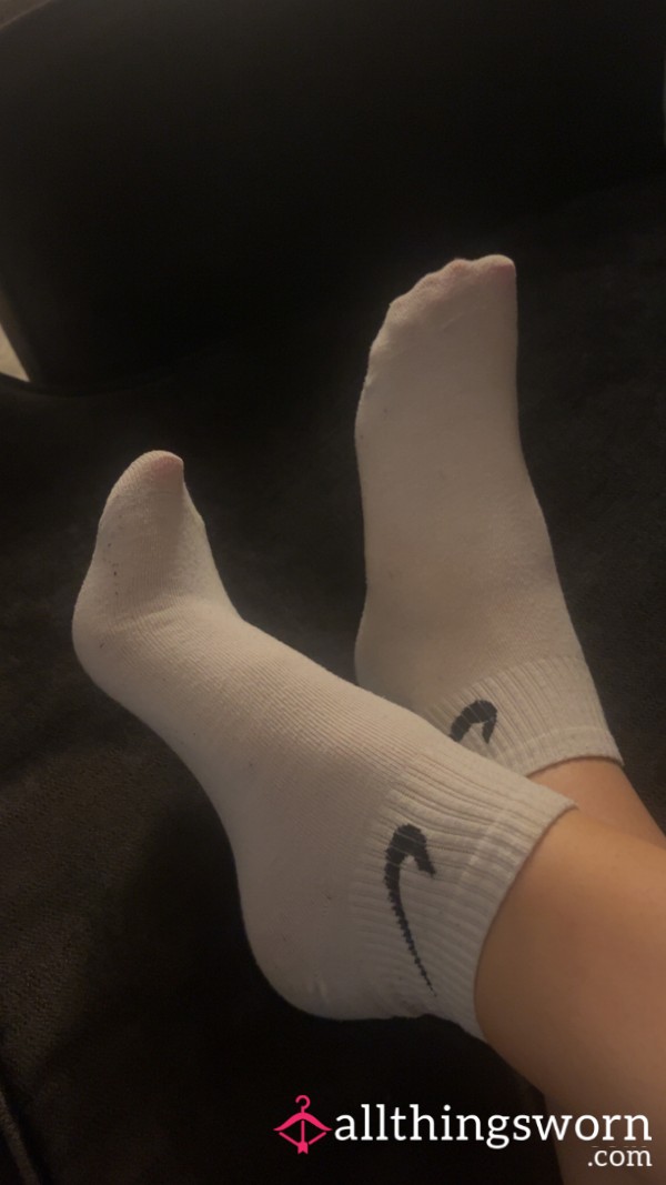 White Nike Socks ✔️ (24hr Wear)