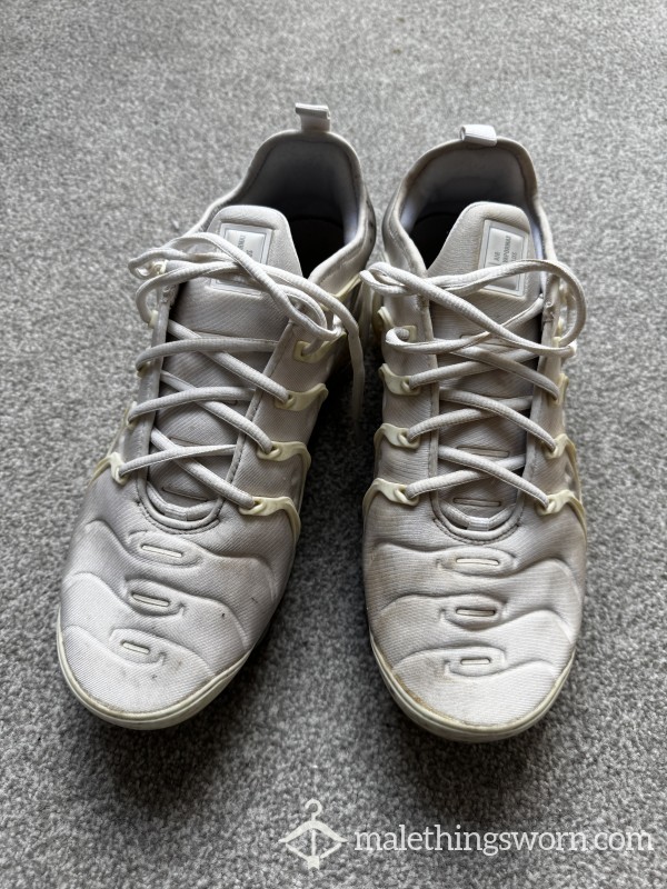 White Nike VMs