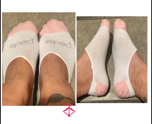White No-Show Socks
