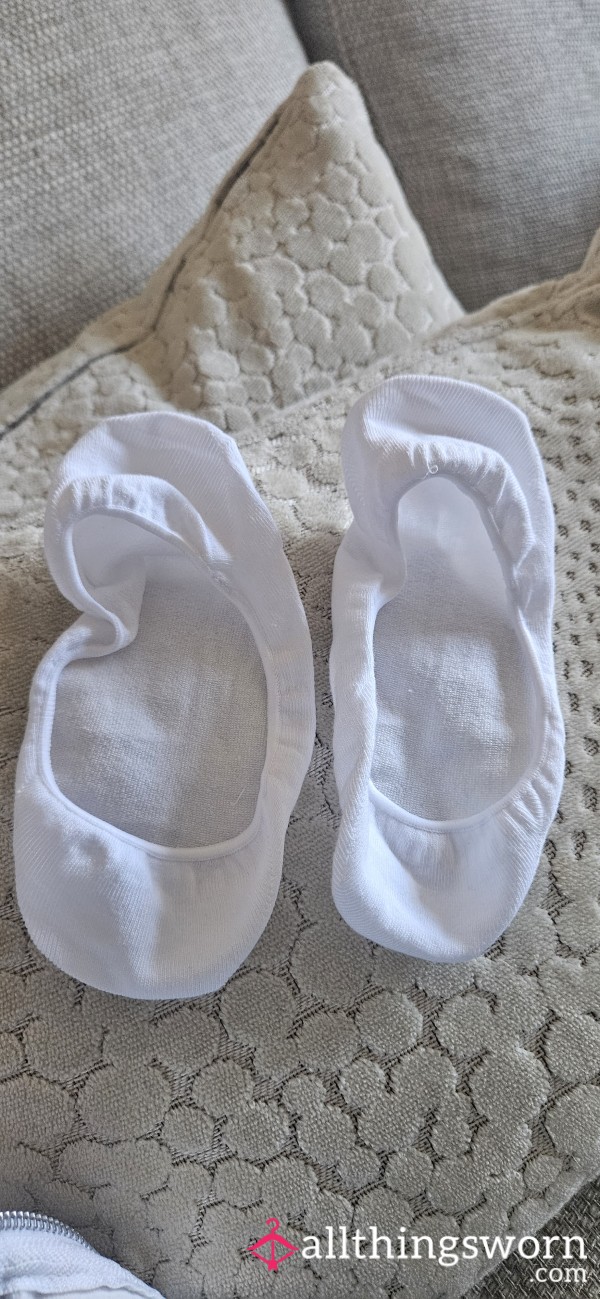 White No-Show Trainer Socks 🤍😌