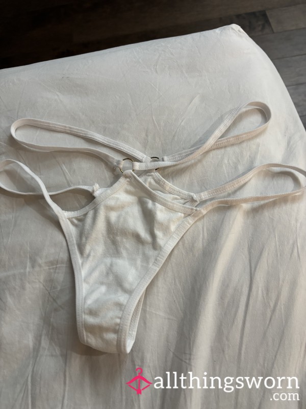 White Panty Worn By College Girl In Campus!