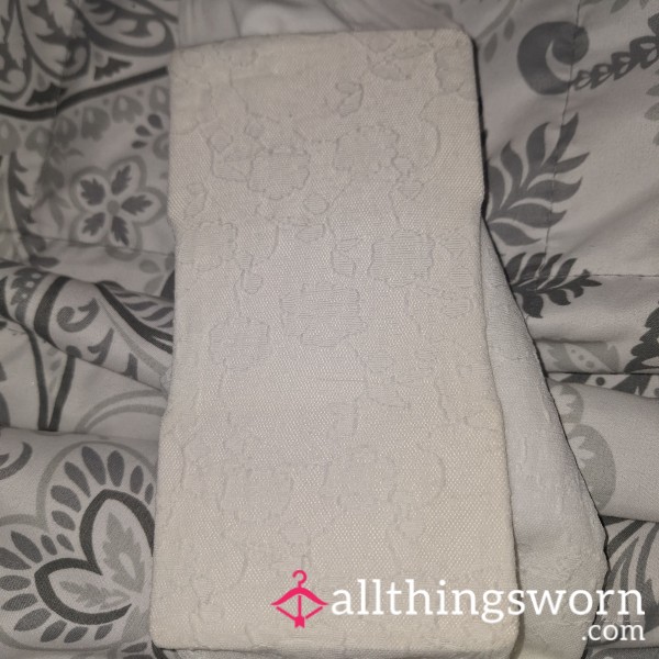 White Pantyhose With White Textured Lace Look