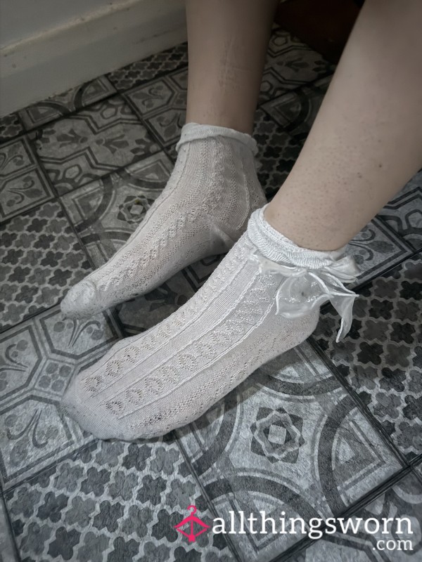 White Patterned Socks With Mesh Bows 🖤