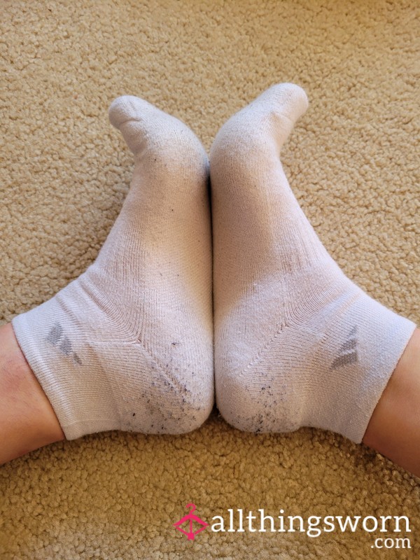 White, Pilled, Worn Adidas Ankle Socks - Size Large
