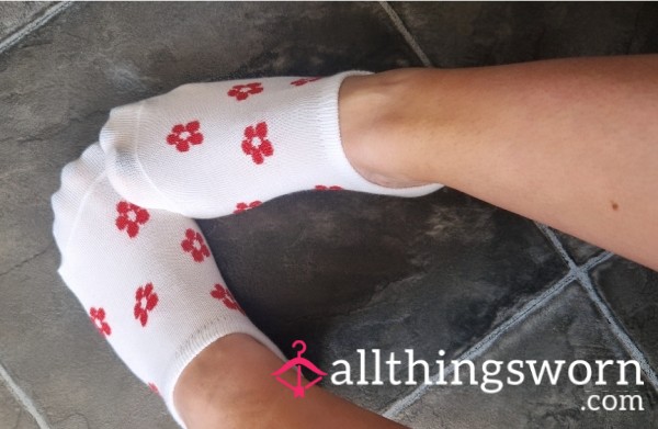White Red Flor*l Cute Footsies/trainer Socks