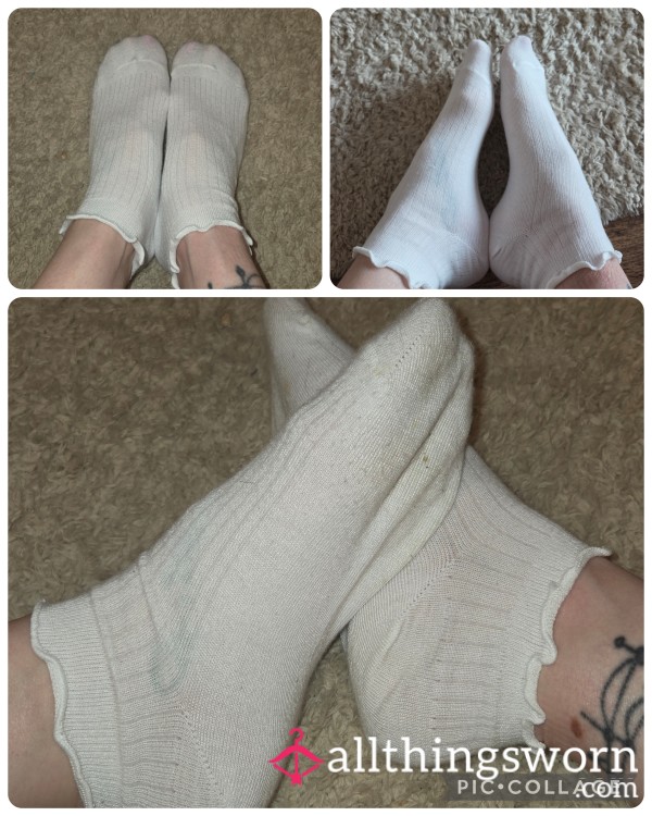 ✨️ White, Ribbed, Frilly Ankle Socks ✨️