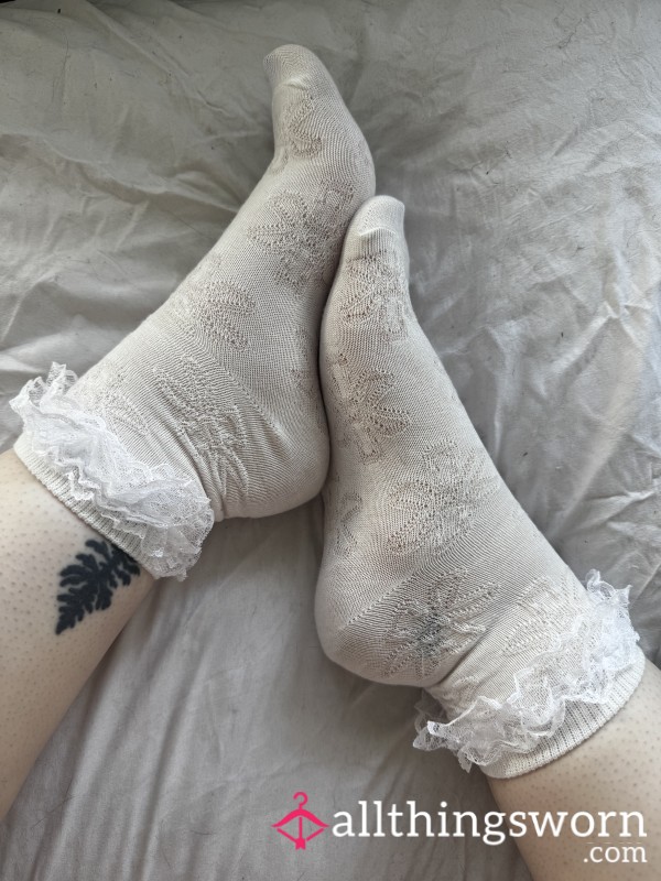 White Ruffle Socks