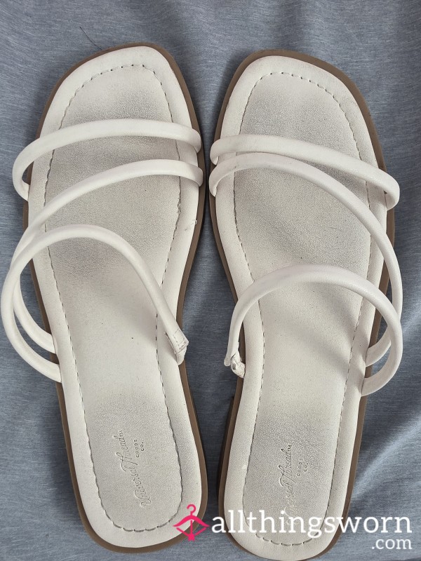 White Sandals 🤍 7 1/2 Includes 5 Days Wear And Ships Free ✈️