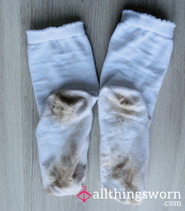 White Scallop Edge Girly Socks