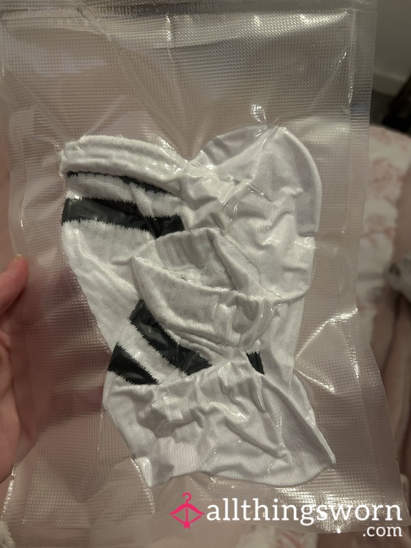 White Socks 24hr Wear ~ Ready To Ship 🧦📦