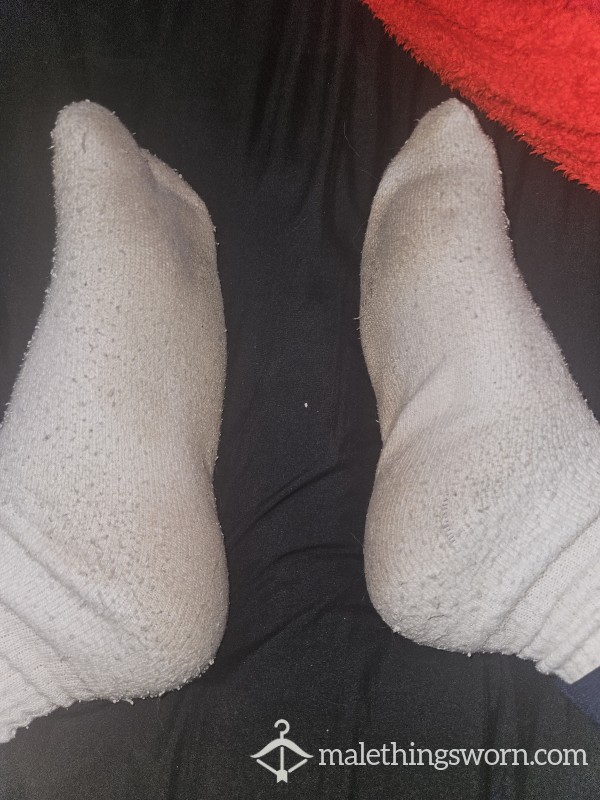 WHITE SOCKS