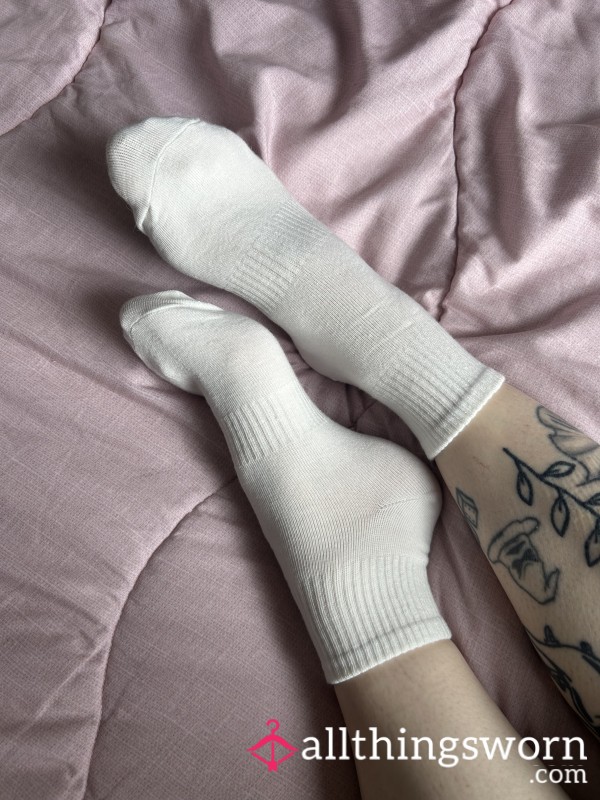 White Socks > Pick Ur Wear