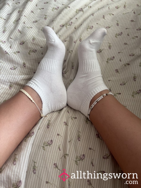 White Socks Worn For You! You Pick The Length😉💦👣