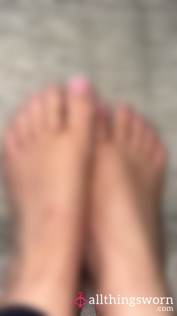 White Tip Toes🙊