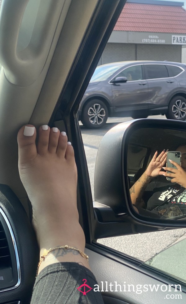 White Toes 🤍