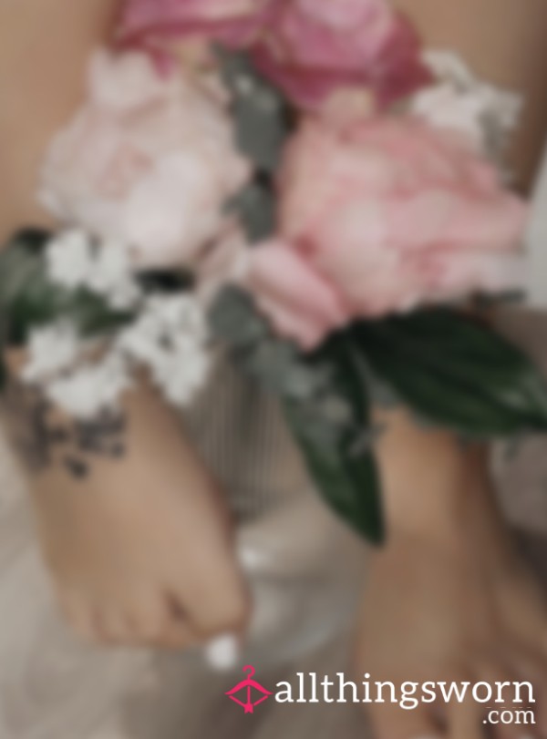 White Toes 👣🤍