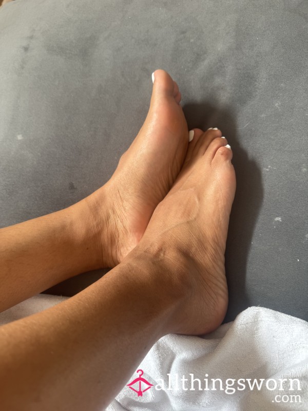 White Toes - Foot Soles - Worn Pedicure