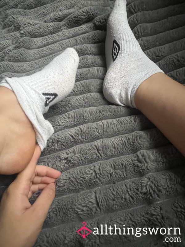 2 Pairs White Trainer Socks