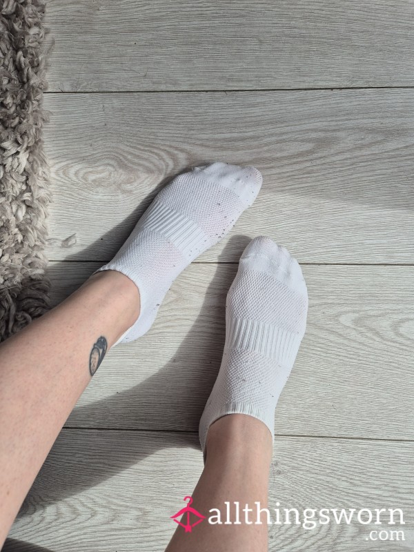 Sweaty White Trainer Socks 👣