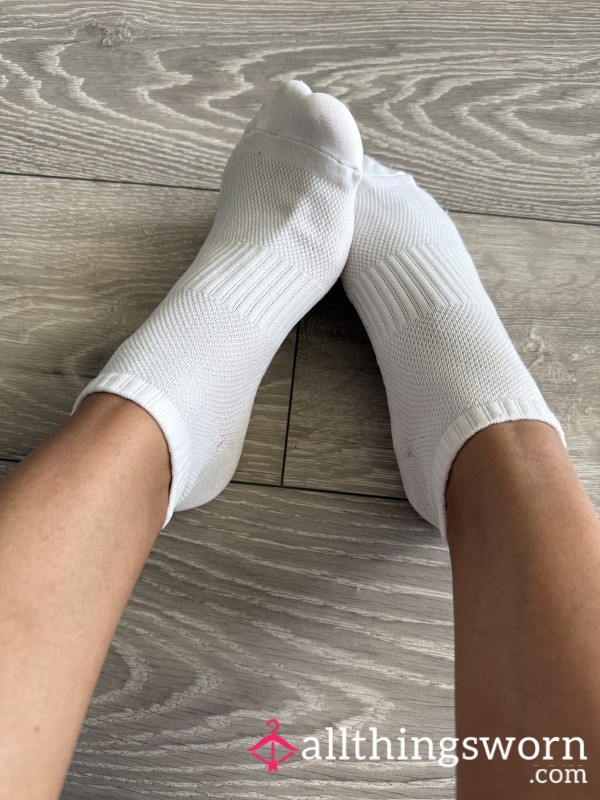 White Trainer Socks (LIVE WEAR – Socks Only, Floor-Grime)🧦