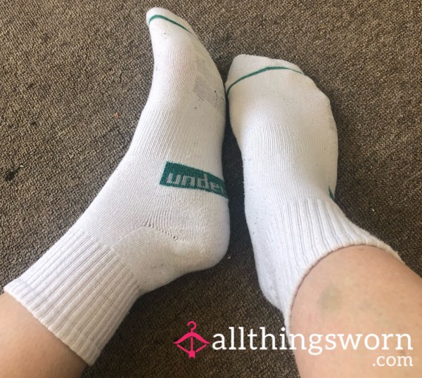 White Underworks Sz 8 Socks