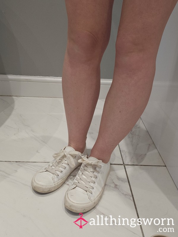 👟White Lace Up Very Worn Pumps🤍