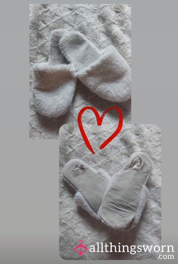 White Well Worn Slippers. Size 5/6 Eu