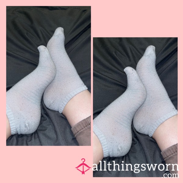 WHITE WITH FAINT BLUE STRIPED ANKLE SOCKS - WORN FOR 3 DAYS 💦