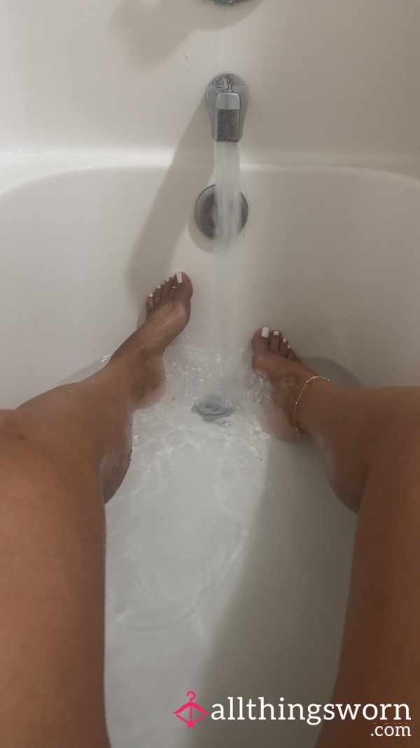 Who Likes Pretty Feet??
